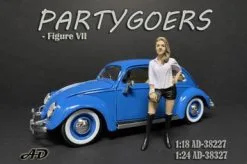 Partygoers Figure VII, Black And White - American Diorama 38227 - 1/18 Figurine - Diorama Accessory