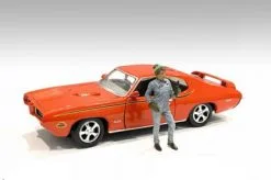 Retro Female Mechanic IV, Blue - American Diorama 38247 - 1/18 Scale Figurine - Diorama Accessory