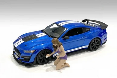 Bikini Car Wash Girl - Alisa, Purple - American Diorama 76265 - 1/18 Figurine - Diorama Accessory