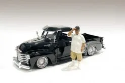 Lowriderz Figure II, Beige/Tan & White - American Diorama 76274 - 1/18 Figurine - Diorama Accessory