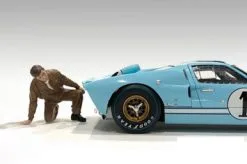 Race Day 1 Figure IV, Light Brown - American Diorama 76386 - 1/24 Scale Figurine - Diorama Accessory