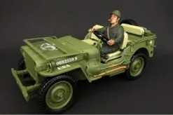 WWII US ARMY Soldier #4, American Diorama 77413 - 1/18 Scale Hand Painted Figure